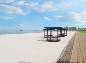 Pantai Pasir Putih PIK 2